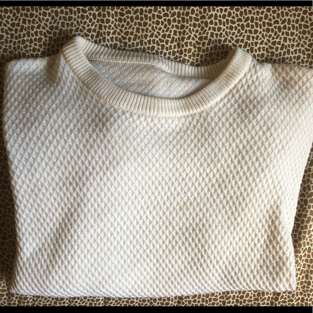 Cozy Lululemon sweater with thumbholes
